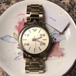 ROXY Gold Watch NWT💛